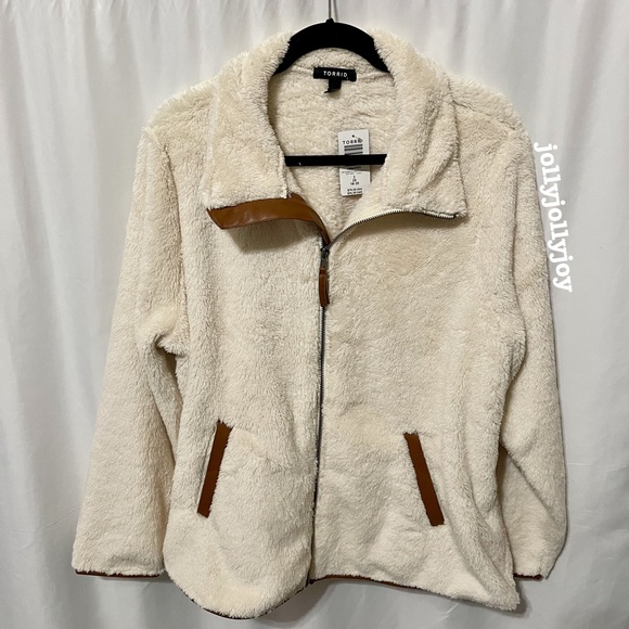 Torrid Faux Shearling Contrast Trim Ivory Zip Front Jacket - Picture 4 of 13